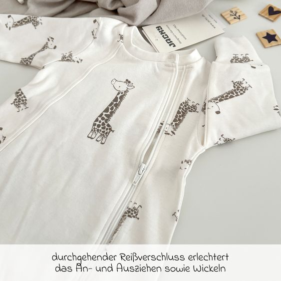 Jacky 8-tlg. Set Strickjacke, 2x Strampler, 2x Langarmshirt, Wickelbody, Jogginghose & Schlafanzug - Giraffe & Elefant - Offwhite Mokka - Gr. 56