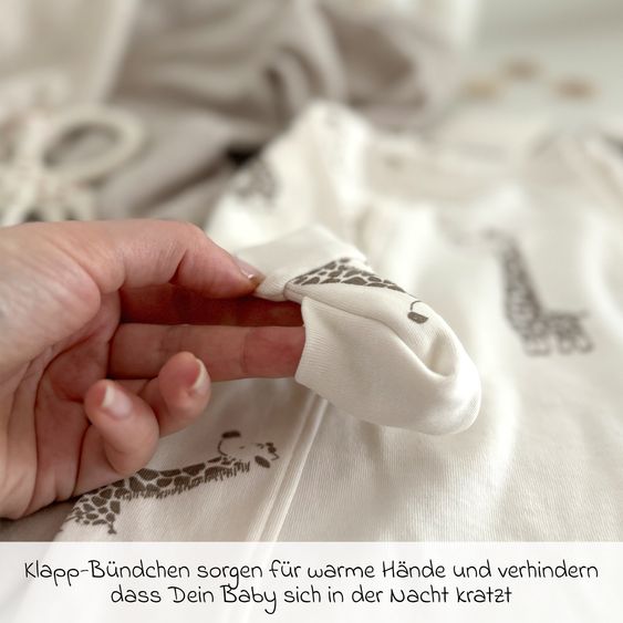 Jacky 8-tlg. Set Strickjacke, 2x Strampler, 2x Langarmshirt, Wickelbody, Jogginghose & Schlafanzug - Giraffe & Elefant - Offwhite Mokka - Gr. 56