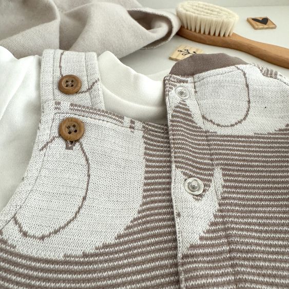 Jacky 8-tlg. Set Strickjacke, 2x Strampler, 2x Langarmshirt, Wickelbody, Jogginghose & Schlafanzug - Giraffe & Elefant - Offwhite Mokka - Gr. 56