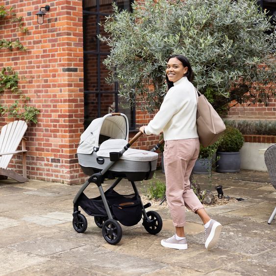 Joie Signature Auto-Babywanne Calmi R129 im Auto und auf den Kinderwagen Vinca, Aeria, Finiti verwendbar inkl. Regenschutz - Signature - Oyster