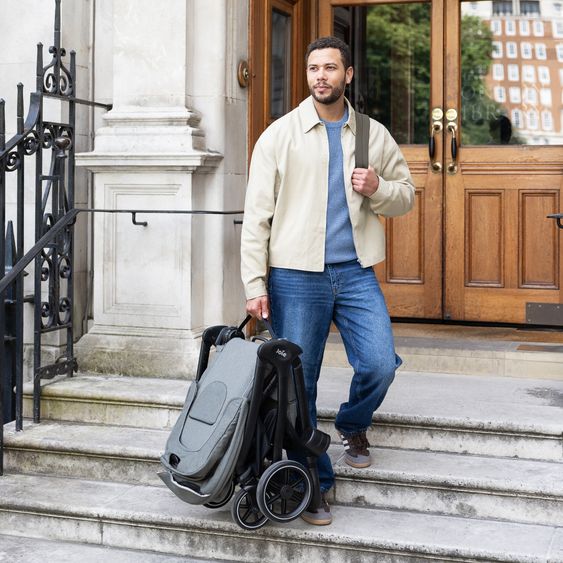 Joie Signature Passeggino Leggero & Sportivo Valora incl. copertura antipioggia - Ebony