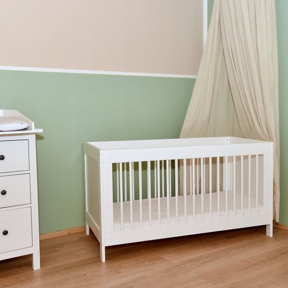 jonka Erwin crib and children's bed with 3 height-adjustable slatted frame and 3 rungs 70 x 140 cm - White