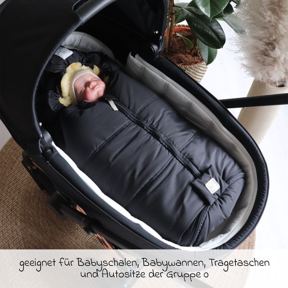 Kaiser Lammfell-Einschlag-Säckchen Naadja für Babyschalen & Babywannen - Black
