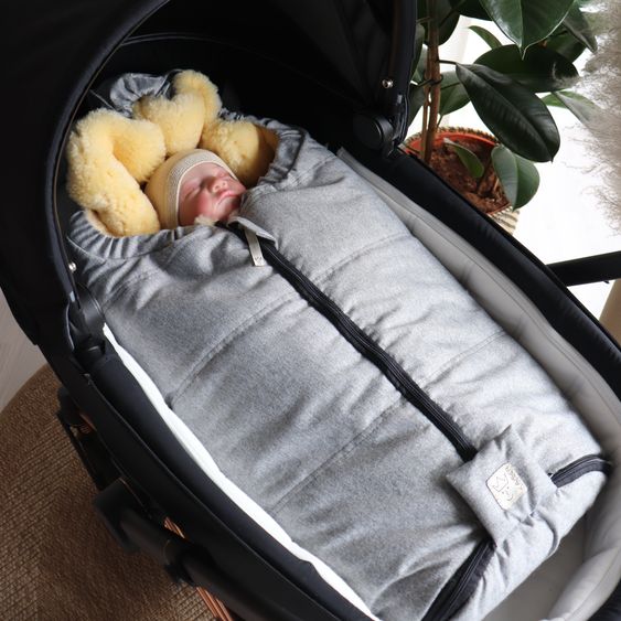 Kaiser Lammfell-Einschlag-Säckchen Naadja für Babyschalen & Babywannen - Light Grey Melange