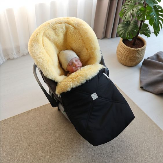 Kaiser Lammfell-Fußsack Emmy für Babyschalen & Babywannen - Black