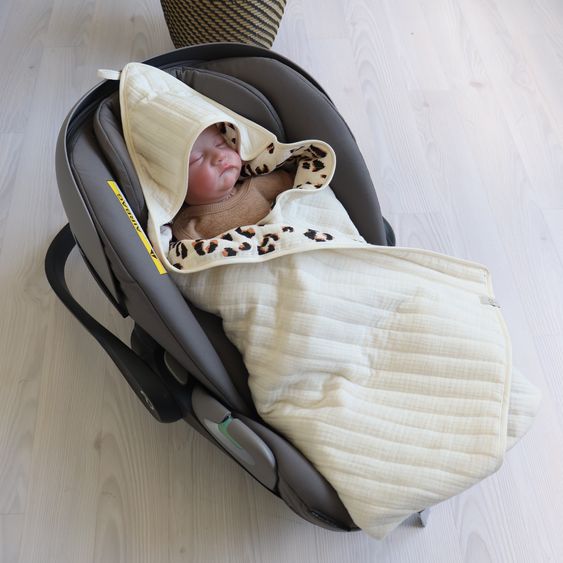 Kaiser Coperta avvolgente in mussola / Asciugamano con cappuccio Tom per Seggiolino auto per neonati & Navicelle - Leo Sand