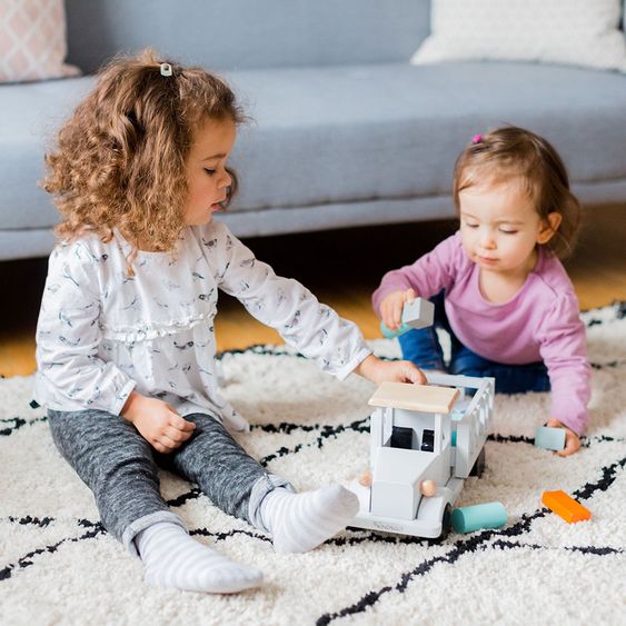 Kindsgut Wooden delivery truck with building blocks