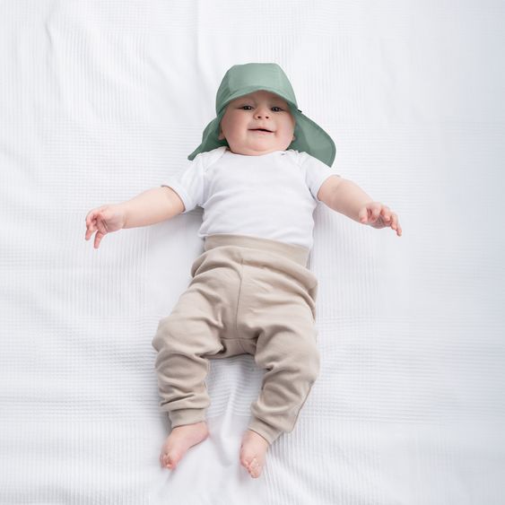 LaLoona 3-pc. Bath Set Shirt, Leggings & Sun Hat with UV Protection - Sage Green / Offwhite - Size: 98