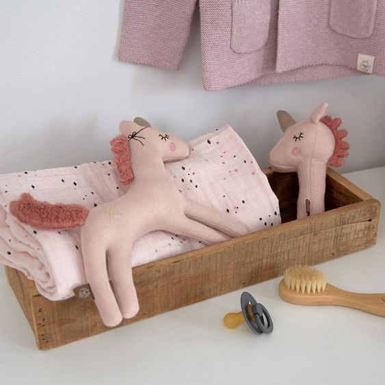 Lässig Strick-Spieltier aus Bio-Baumwolle - mit Rassel & Knisterpapier - More Magic Horse