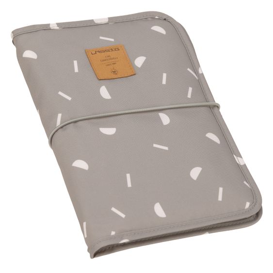 https://media.babyartikel.de/lassig-wickel-kit-fur-unterwegs-casual-changing-pouch-blocks-taupe-grey-1106008237-d0.jpg?preset=large