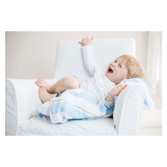 Lulujo Kinderdecke Baumwolle - Childhood - Blue Stripe