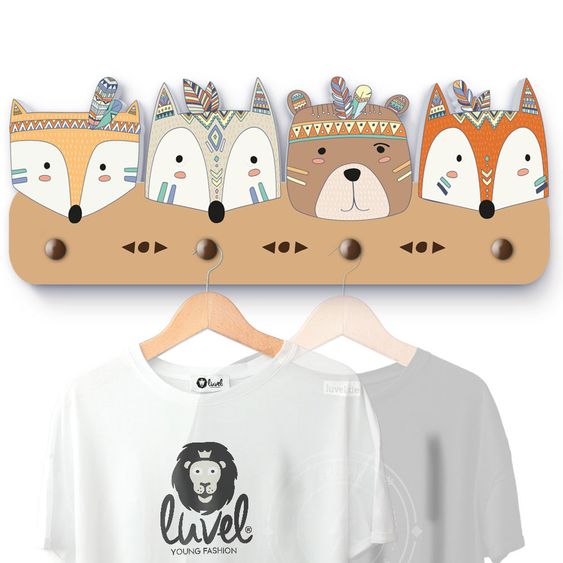 Luvel Kinder-Garderobe - Tierköpfe Indianer - Bunt / Hellbraun