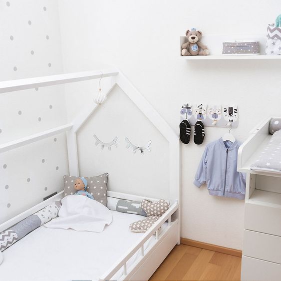 Luvel Kinder-Garderobe - Tierköpfe Indianer - Grau / Weiß