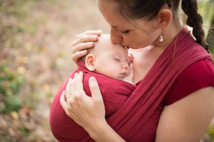 Baby-Tragen-in-welcher-Trage