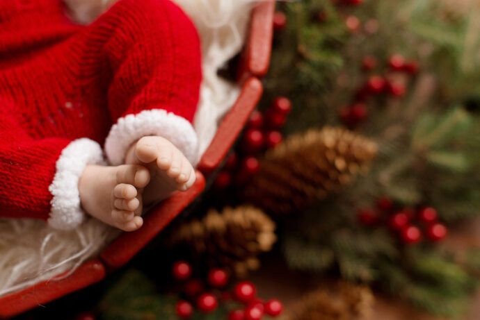 baby unterm weihnachtsbaum