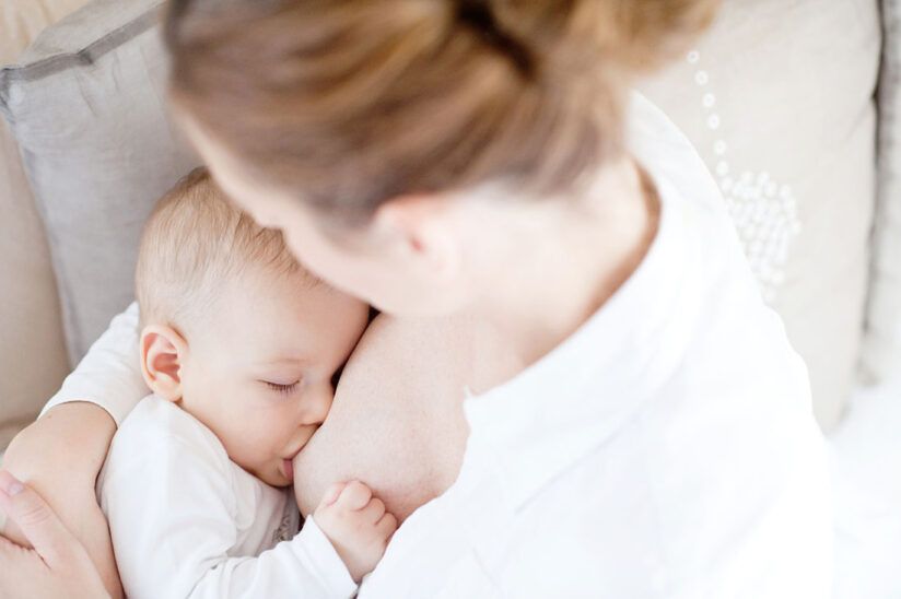 Ich stille - Woher weiß ich, ob mein Baby satt ist? | Babyartikel.de