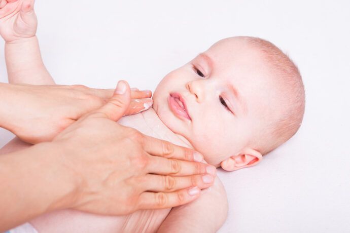 Geschwollene Brust Baby