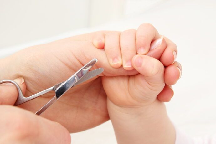 Baby ab wann Nägel schneiden