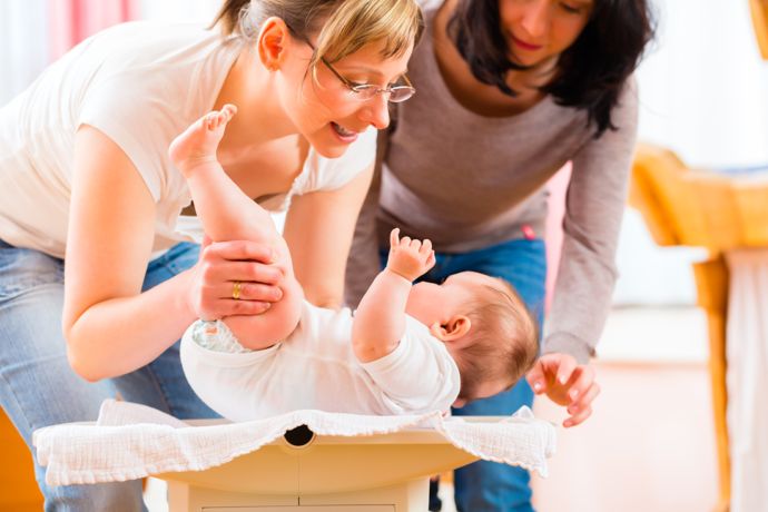 baby auf der waage