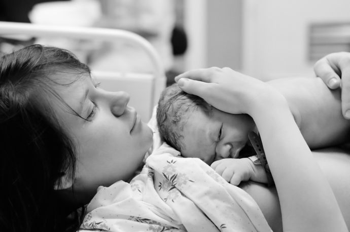 Mutter und Baby nach der Geburt