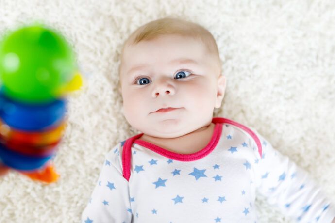 Baby beschäftigen