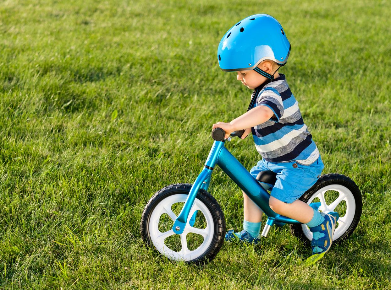 Ab wann Laufrad fahren? Die wichtigsten Tipps | Babyartikel.de Magazin