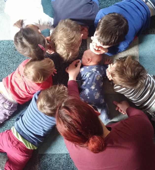kinderreiche Familie sieben Kinder