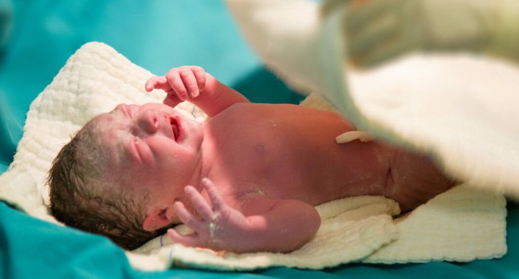 vaginal seeding geburt kaiserschnitt baby immunsystem darmflora scheidensekret bakterien