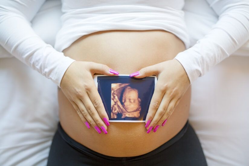 Ab wann kann man den Herzschlag des Babys hören?