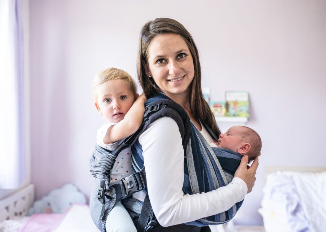 zweifach-mama, zweifachmama, zwei kinder, geschwisterwagen ja oder nein, zwei Kinder tragen