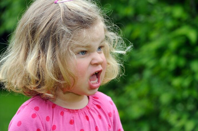 Trotzphase mit 2 Jahren, Kleinkind Wutanfall, Trotzanfall