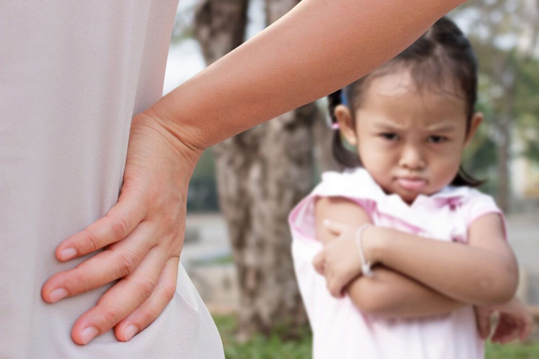 mit fremden Kindern schimpfen