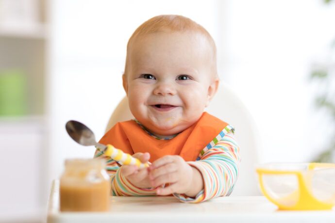 beikostreifezeichen, baby bereit für brei, erster brei, beikost einführen, beikoststart, baby brei geben ab wann, baby füttern ab wann