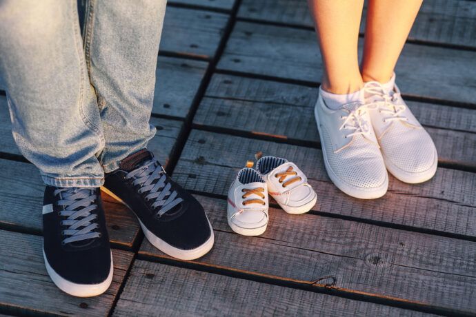schwanger bekanntgeben schuhe familie