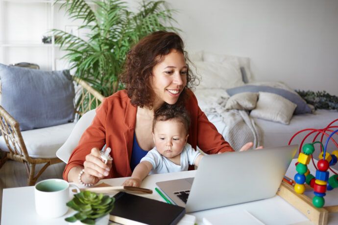 home office mit kind und baby