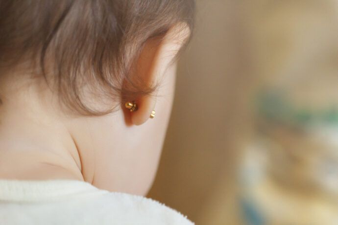 ohrringe babys kinder ohrloch stechen