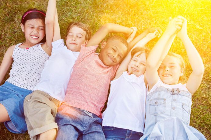 kinder erziehung rassistisch diskriminierung rassismus nazi erziehen verhindern von Anfang an