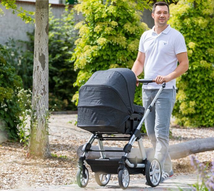 Baby schläft nur im Kinderwagen ein