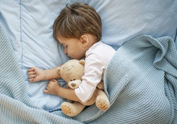kleinkind nachts trocken werden alter, probleme, nachts windelfrei, nachts windel weglassen ab wann, nachts sauber werden
