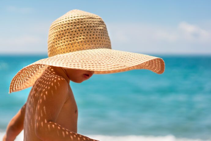 Sonnenallergie beim Kind erkennen, verhindern und behandeln