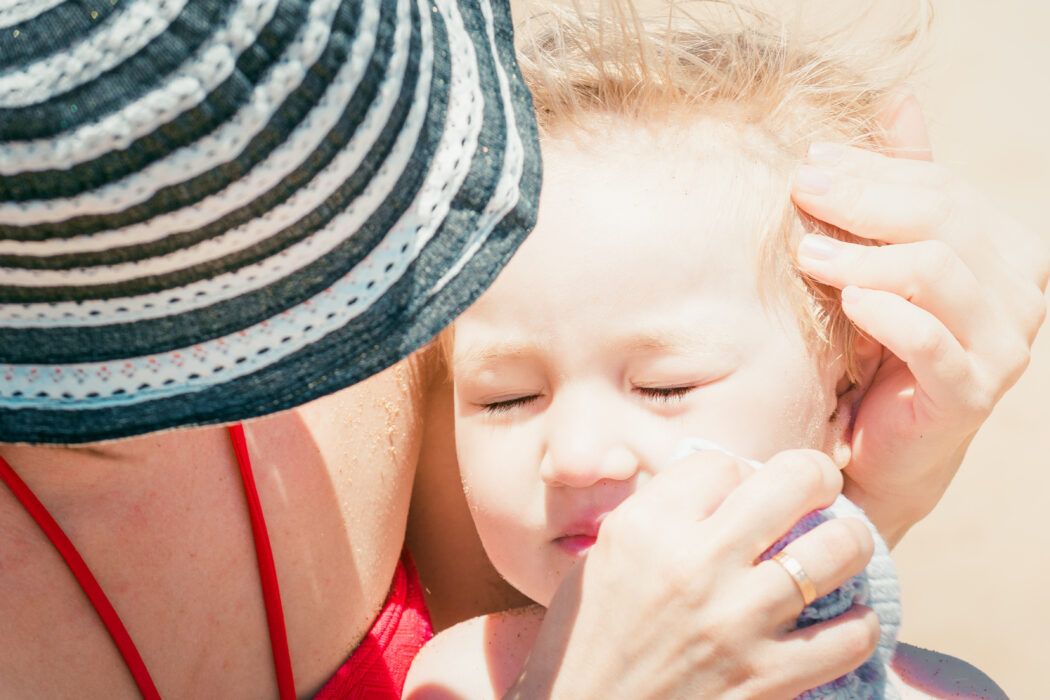 sonnenstich bei kindern und babys