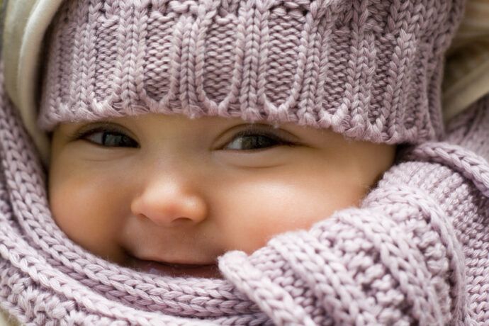 baby mit wintermuetze