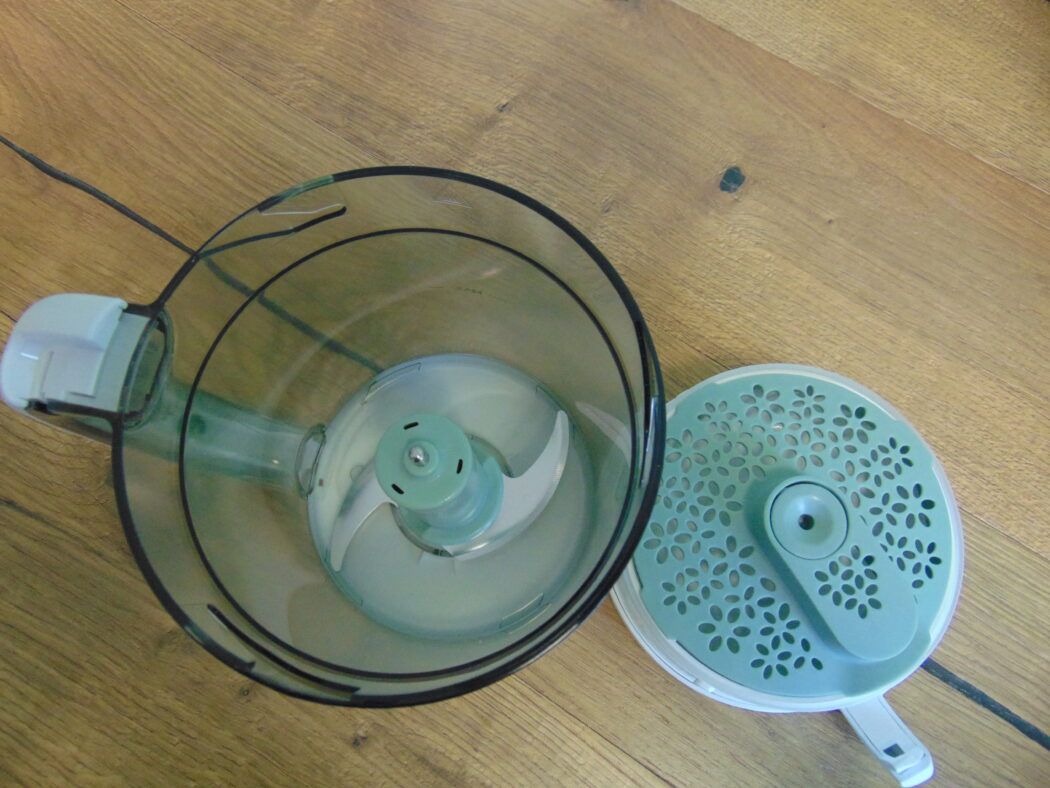 garbehaelter und mixer des babydampfgarers von philips