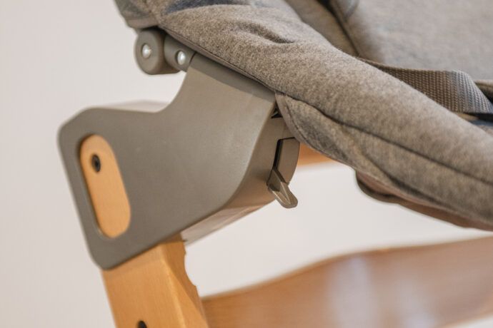 nahaufnahme adapter hauck newborn aufsatz auf dem alpha plus hochstuhl