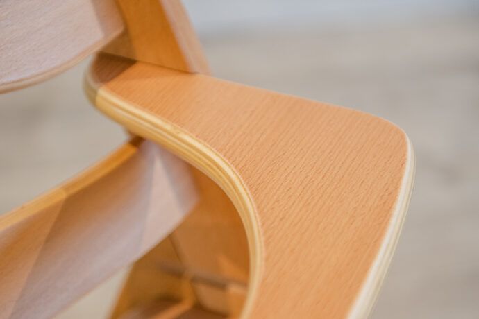 nahaufnahme hauck alpha plus schutzbügel aus holz
