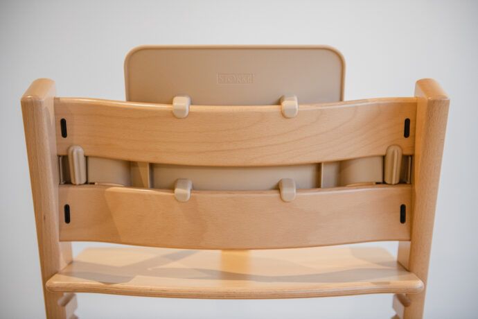 stokke baby set mit lehne am trip trap hochstuhl rückansicht