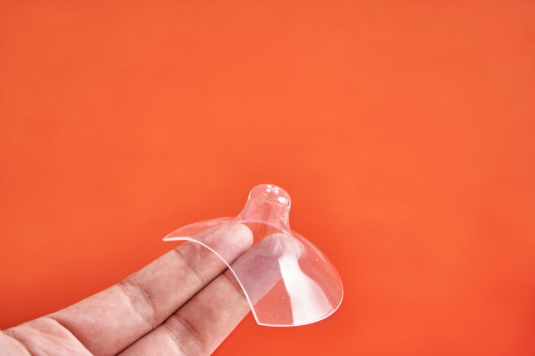 stillhütchen abgewöhnen klappt nicht, stillhütchen abgewöhnen erfahrungen, baby schreit, schmerzen, brusthütchen abgewöhnen tricks, baby 3 monate