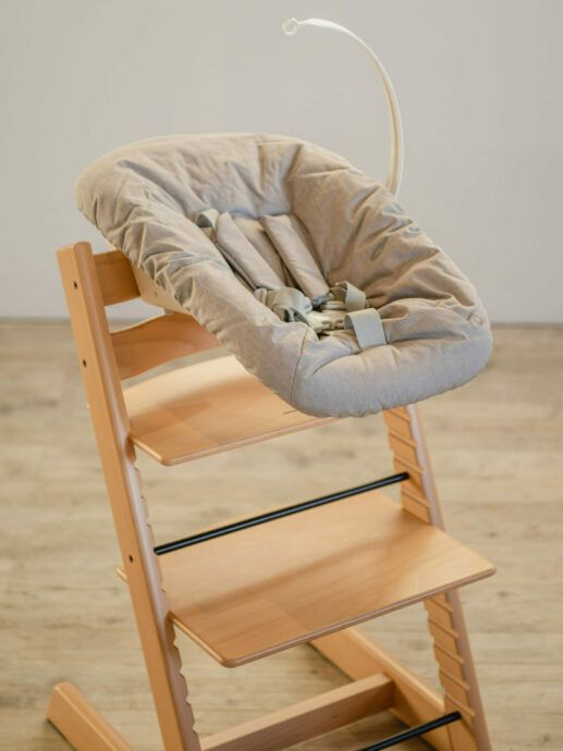 stokke tripp trapp newborn set am hochstuhl gesamtansicht