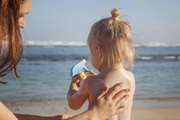 baby sonnencreme test ökotest 2022, kindersonnencreme test, beste sonnencreme für babys, baby sonnencreme testsieger ökotest, sonnencreme ohne nanopartikel, dm kinder sonnencreme test