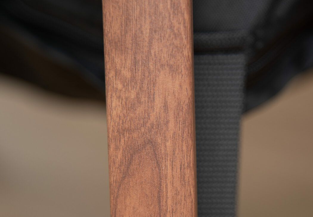 nahaufnahme eckstrebe holz optik maxi cosi iris